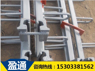 在橋梁伸縮縫裝置兩端設(shè)置翹頭有什么作用？