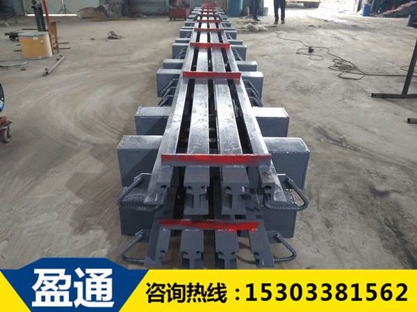 240型橋梁伸縮縫.jpg
